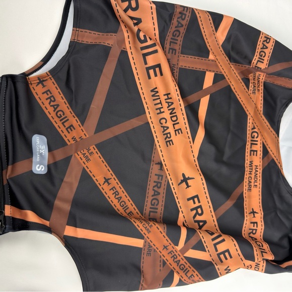 NWOT Black & Brown Luggage Cover with Fragile Print 18-22” Sm Diagonal Carry-on - Picture 8 of 10